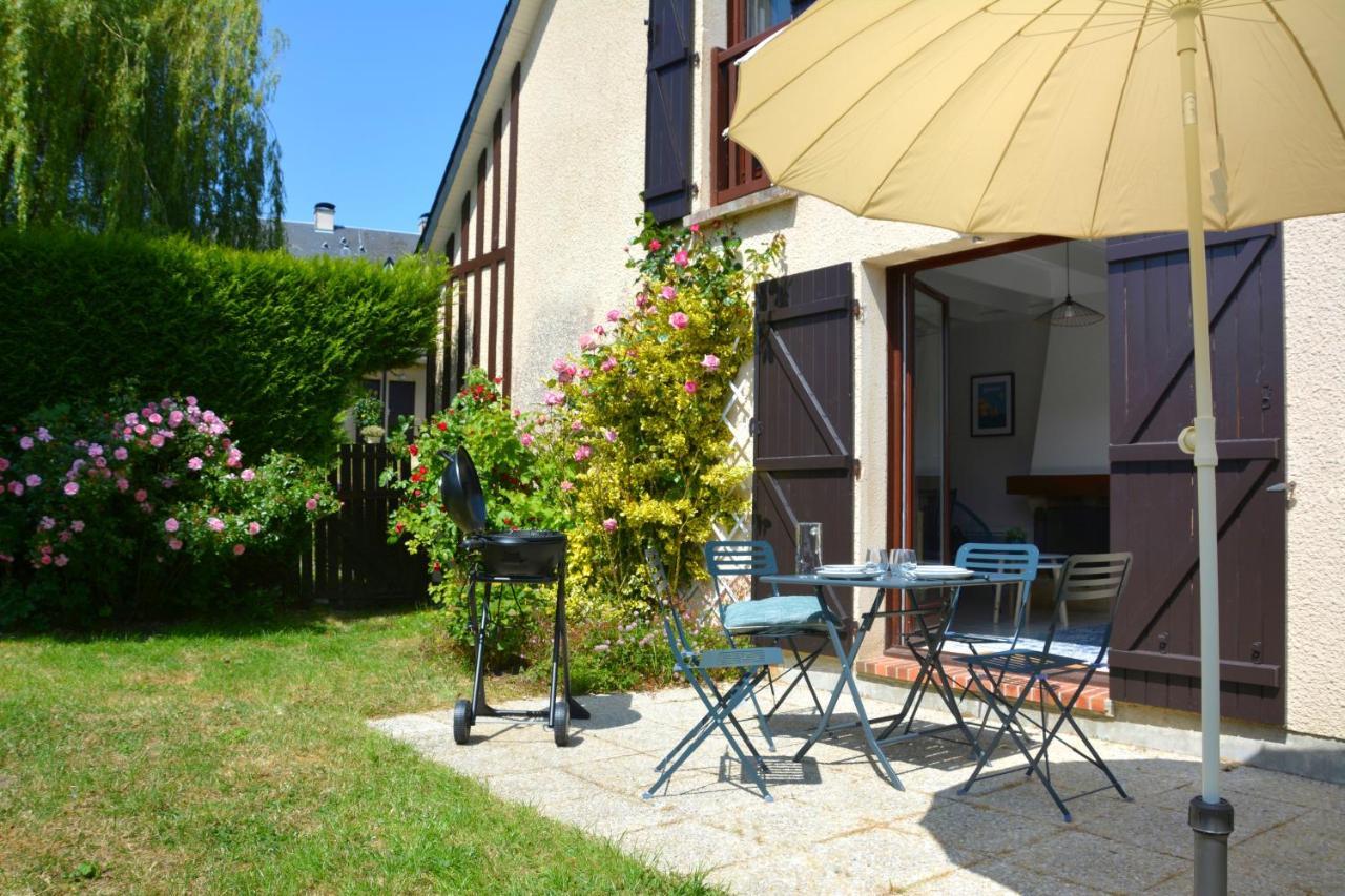 Cottage With Large Garden 15 Minutes Walk From The Beach Вилер-сюр-Мер Екстериор снимка