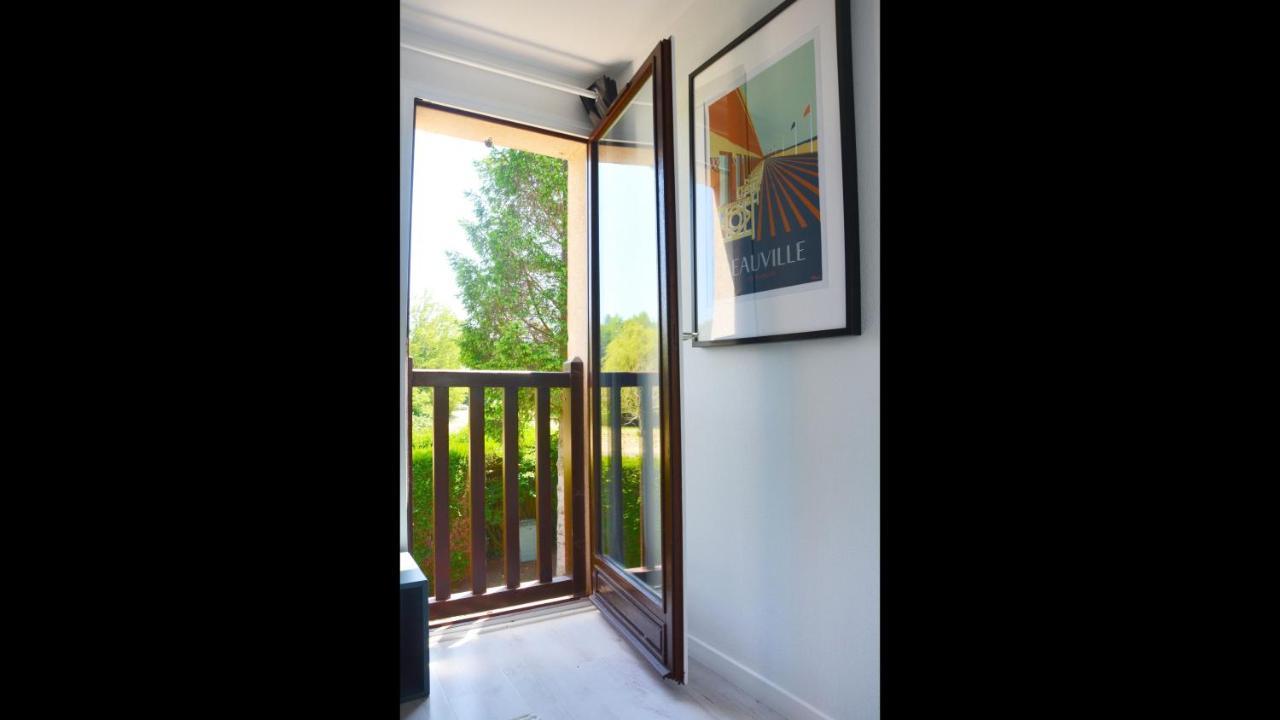 Cottage With Large Garden 15 Minutes Walk From The Beach Вилер-сюр-Мер Екстериор снимка